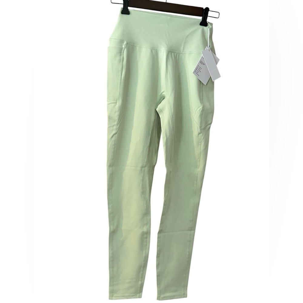NWT CSB Activeluxe Sculpt Pocket Legging in Lime. Women’s Large